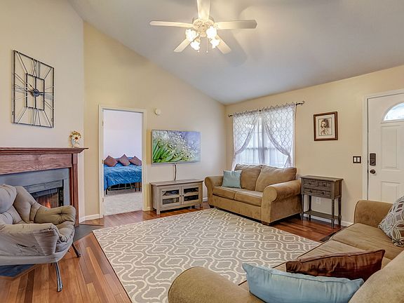 3rd image of 2106 Grove Mill Ct