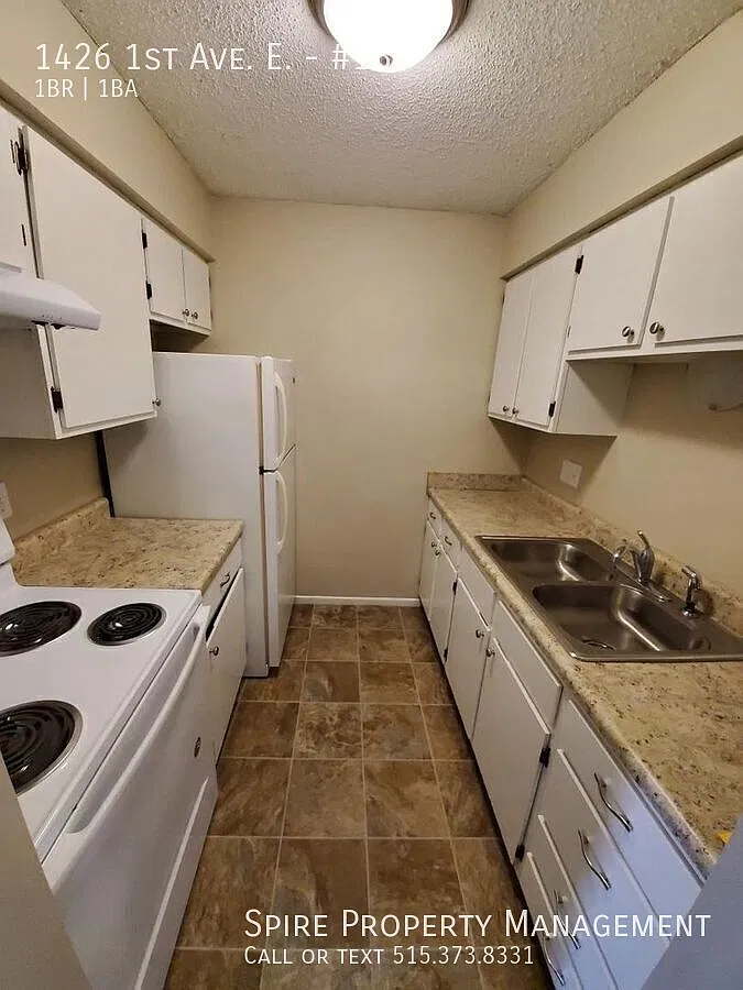 Updated 1br tucked away from hustle/bustle while conveniently located — Photo 3