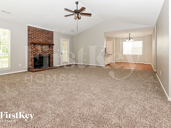 3rd image of 2501 Oak Leigh Dr