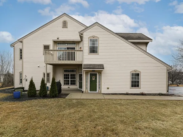 8542 South Bedford WAY, Oak Creek, WI 53154