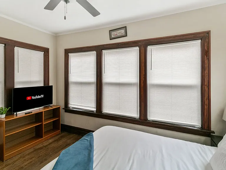 518 N Sheridan Rd #1 — Photo 9