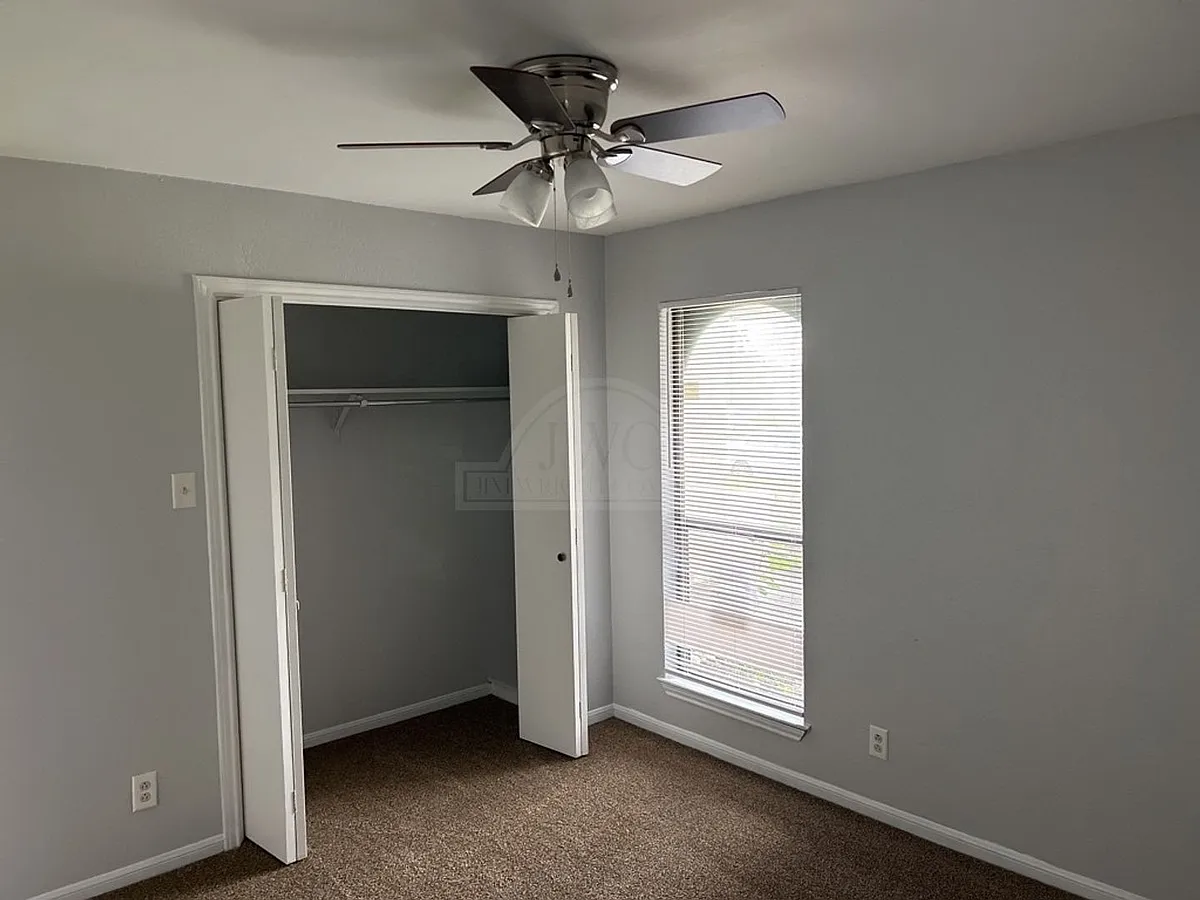 Building Photo - 1704 Big Bend Dr