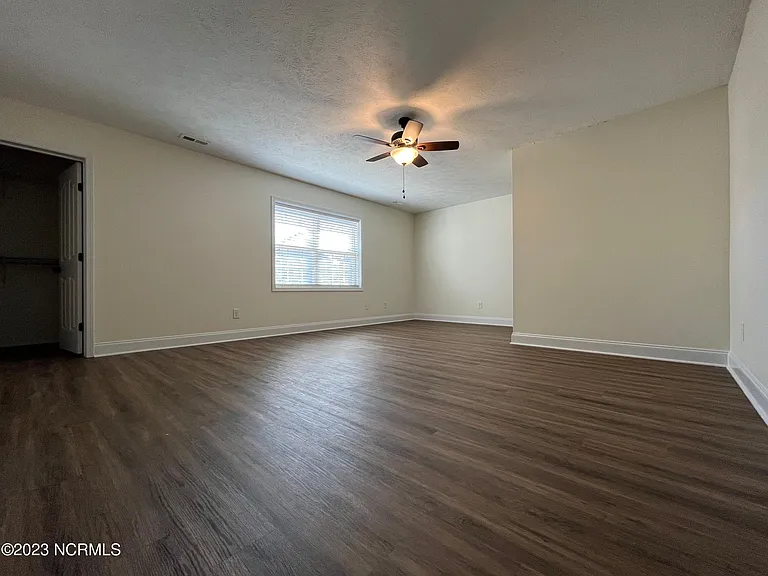 117 Lightwater Dr — Photo 9