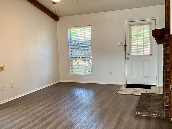 3rd image of 831 Versailles St