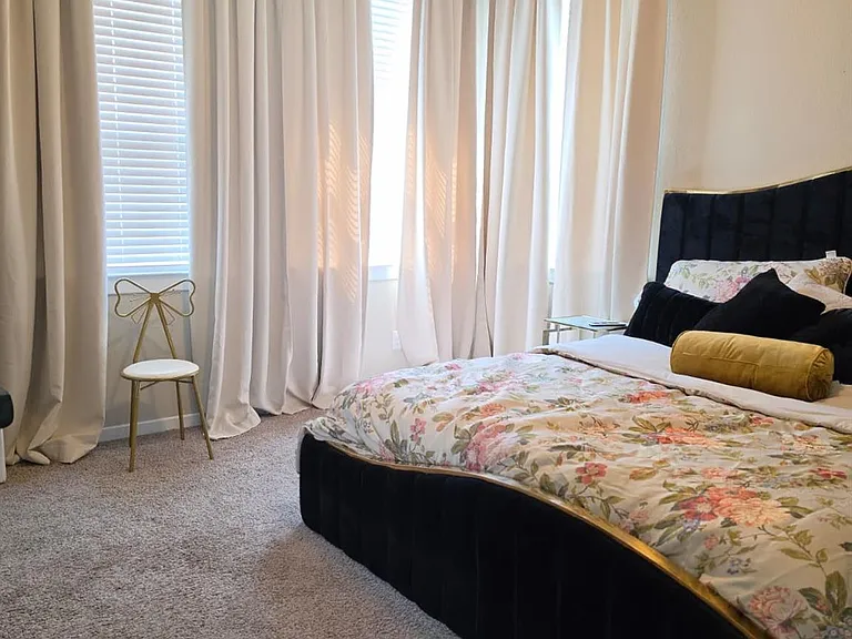 8411 Hunters Cliff Dr — Photo 3