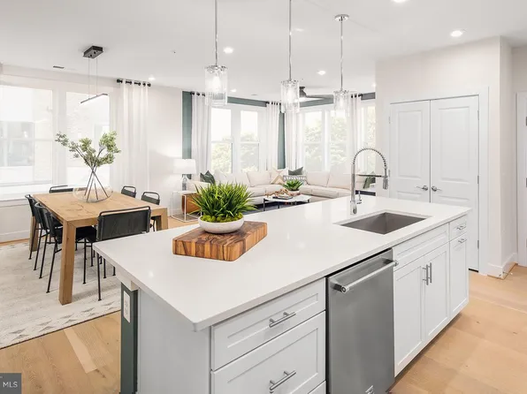 5800 Moonstone Way #7, Haymarket, VA 20169