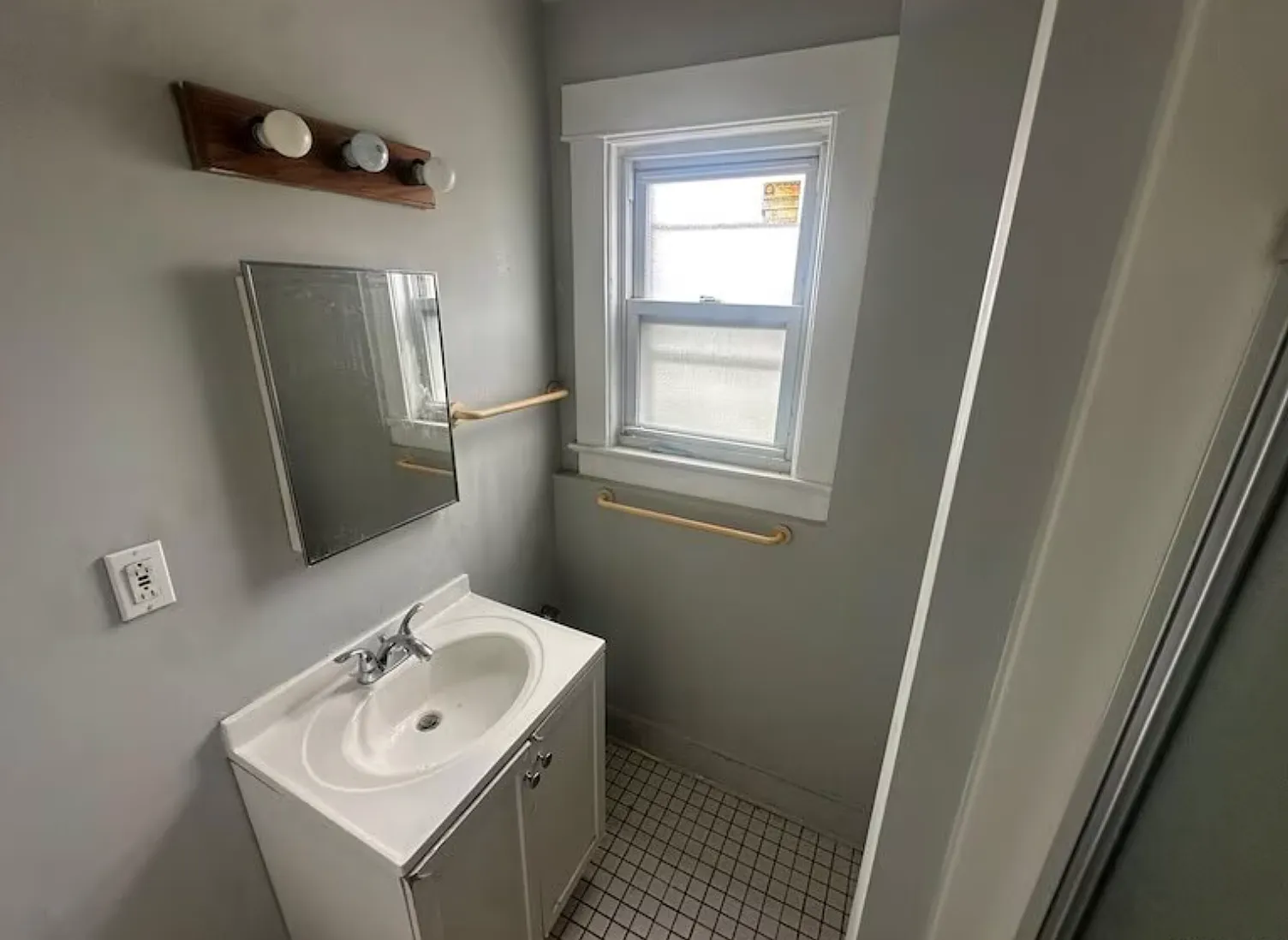 1 bed, 2108 sqft, $1,200 — Photo 4