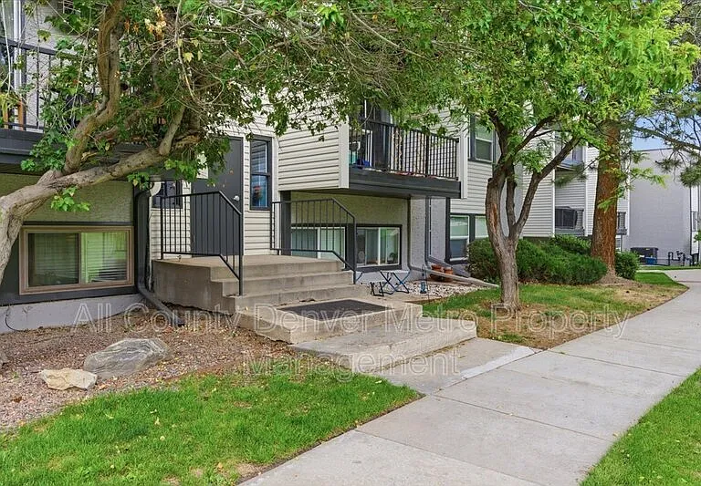 1400 Golden Cir #306 — Photo 22