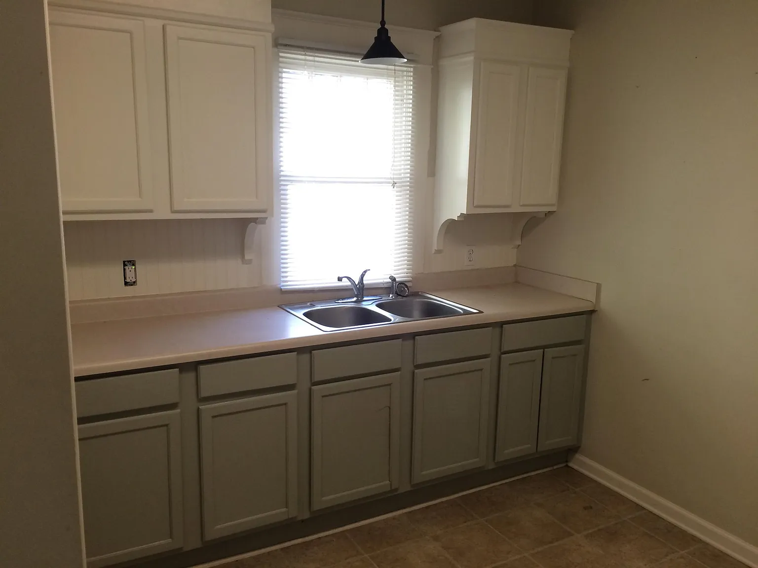 831 Watkins - 831 — Photo 2