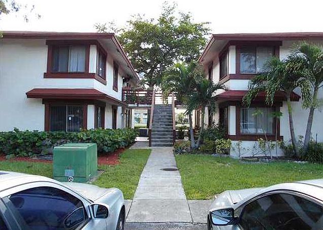 1st image of 555 NW 210th St APT 105
