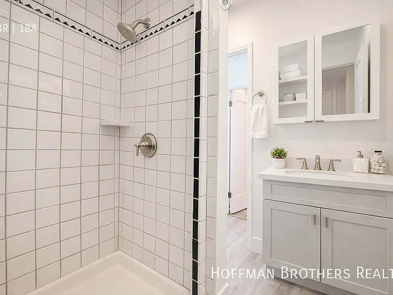 6631 Fountain Ave — Photo 4