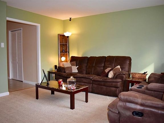 4th image of 109 Kearney Ave