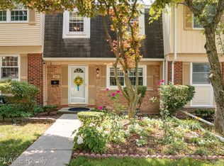 1599 Brentwood Dr, Troy, MI 48098
