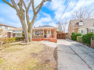 1083 Pharmacy Ave, Toronto, ON M1R 2H2