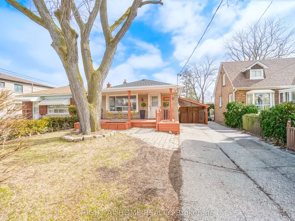 1083 Pharmacy Ave, Toronto, ON M1R 2H2