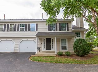 208 Butternut Ln, Streamwood, IL 60107