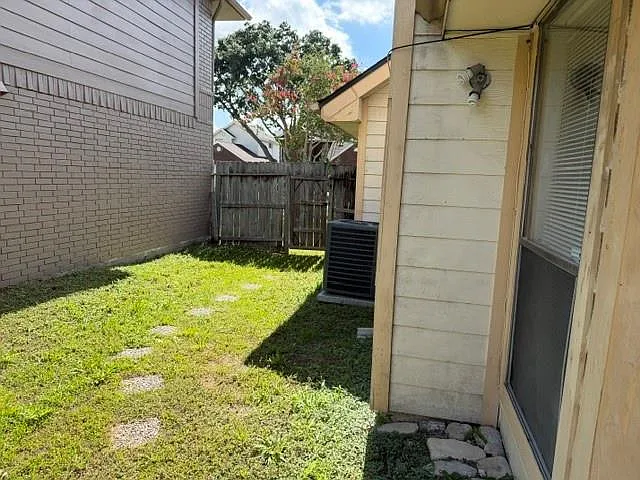 7722 Valera Ln — Photo 15