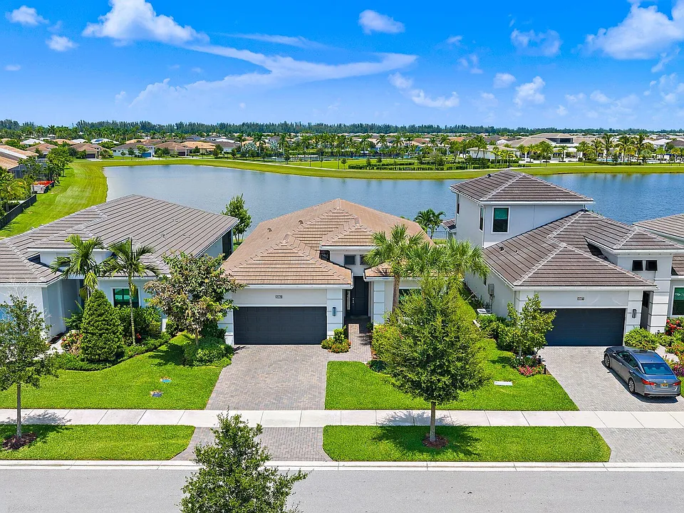 15883 Key Biscayne Ln