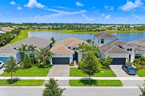 15883 Key Biscayne Ln Photo 1