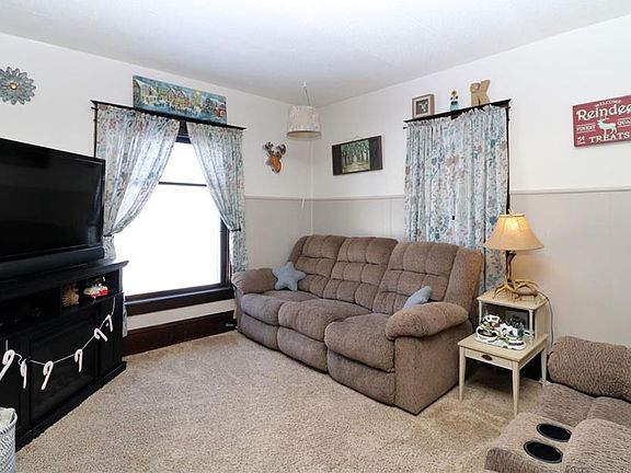 5th image of 10384 Wooster Pike