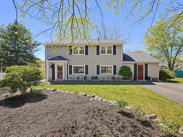 18 Anchorage Rd, Franklin, MA 02038