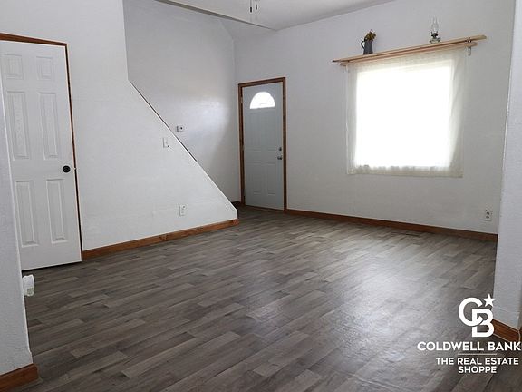 3rd image of 9205 7th Rd