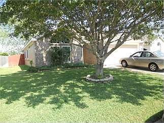 2nd image of 1615 Twisted Oak Dr