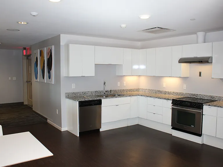 Flats at East Bank — Photo 27