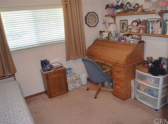 3rd image of 1606 S Treanor Ave