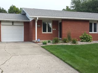 2500 Lemont Dr, Springfield, IL 62704