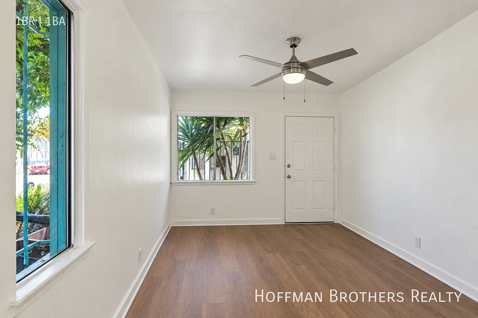 Gated Venice 1-Bedroom With Garage Parking,Updated Kitchen & Water Included!! — Photo 1