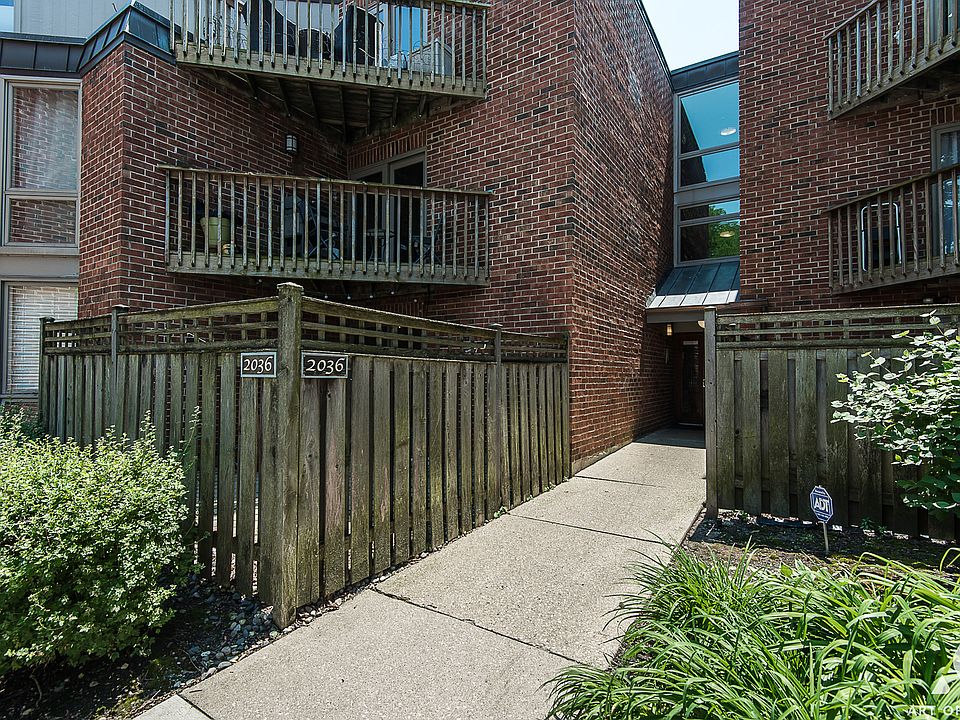 1st image of 2036 N Larrabee St APT 8204
