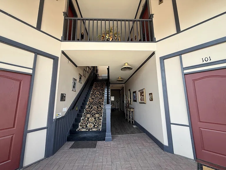 635 E Main St #200 — Photo 12
