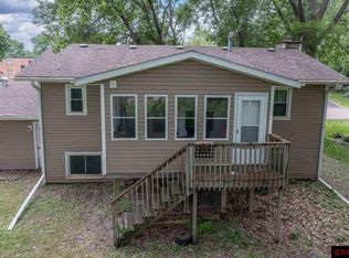 305 18th Ave NE, Waseca, MN 56093