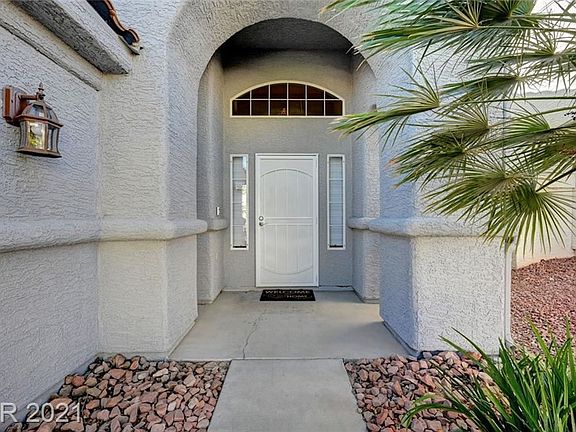 4th image of 9437 Deer Lodge Ln