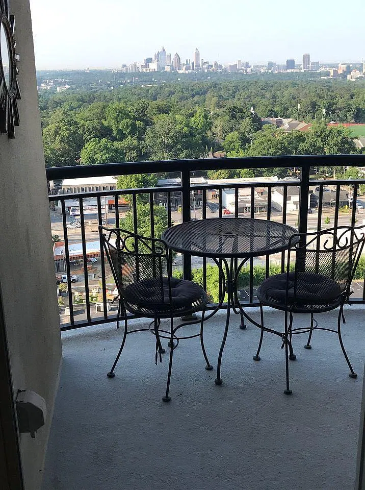 1 bed, 910 sqft, $2,200 — Photo 1