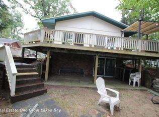 6532 S Forest Lake Dr, Alger, MI 48610