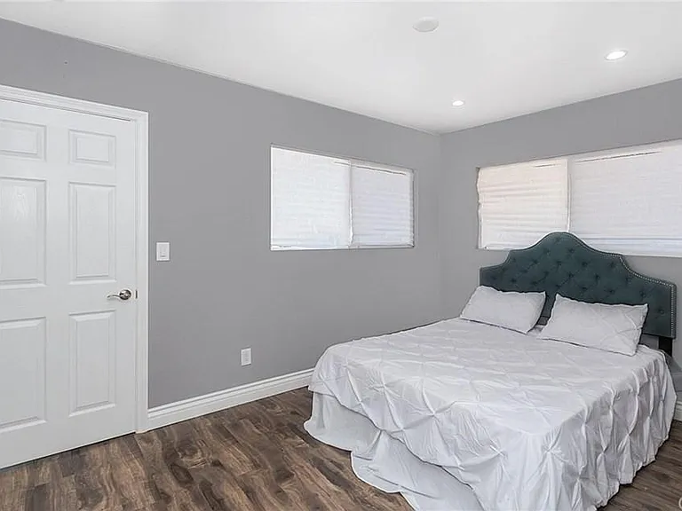 9011 Vena Ave — Photo 7