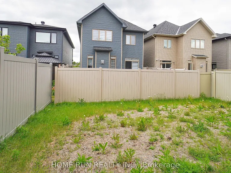 250 Soprano Ave — Photo 40