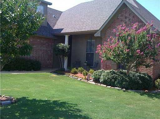 2nd image of 206 Sherwood Dr