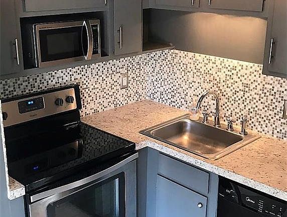 4th image of 2158 N Garland Ave APT 2