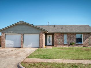 1409 SE 7th St, Moore, OK 73160