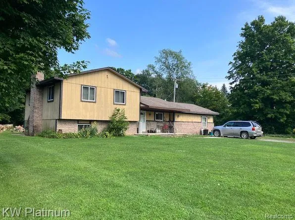 8084 Jordan Rd, Yale, MI 48097