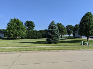 1007 Benjamin Dr, Marshalltown, IA 50158
