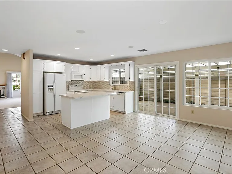 14602 Bel Aire St — Photo 17