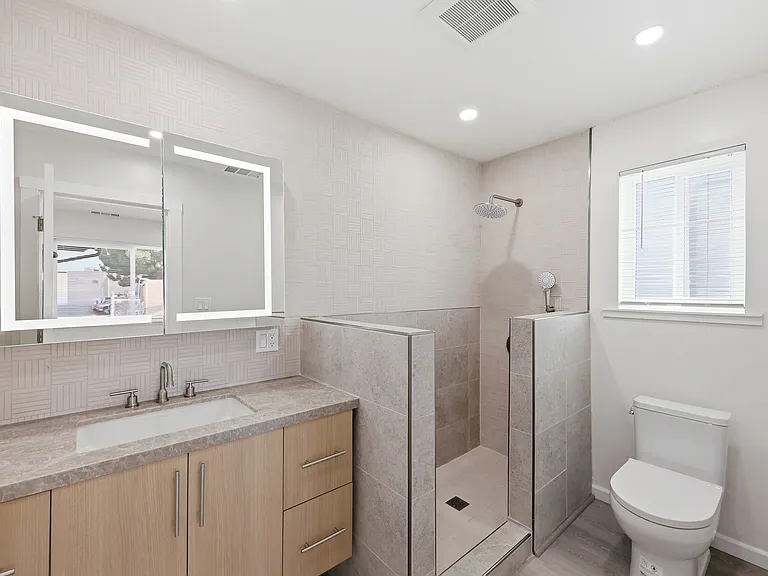 15548 Usher St #1 — Photo 22