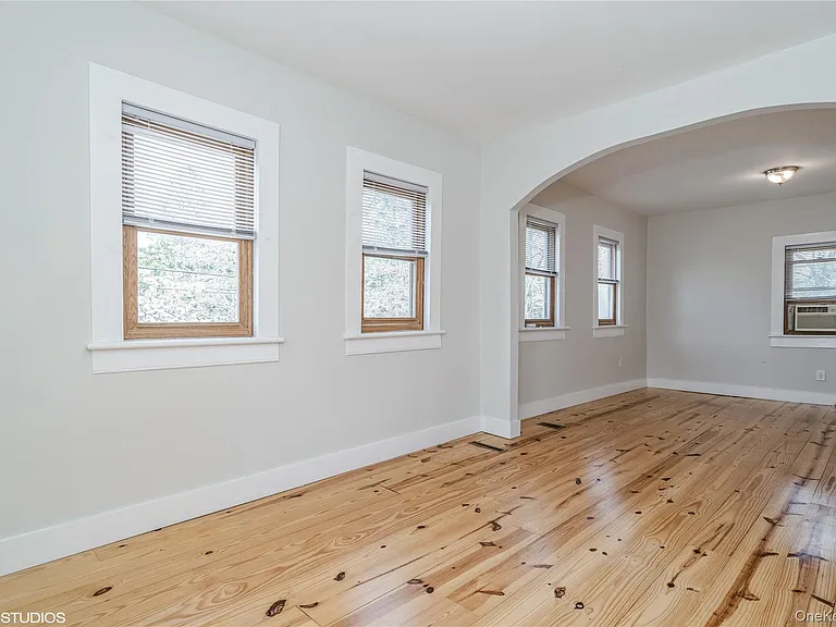 1392 Kings Hwy — Photo 24