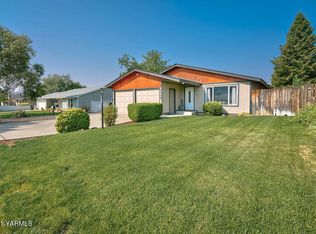 1114 S 33rd Ave, Yakima, WA 98902
