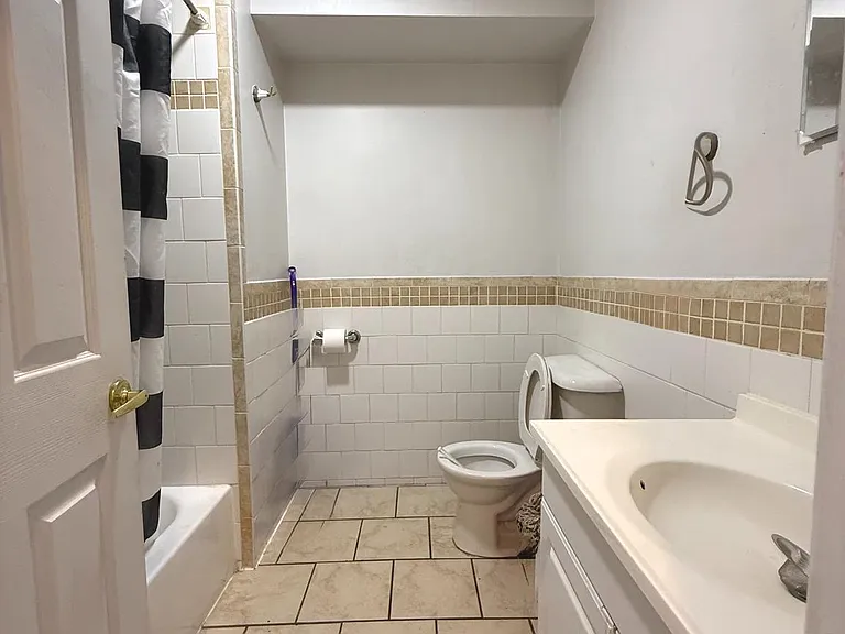 826 Washington Ave — Photo 7