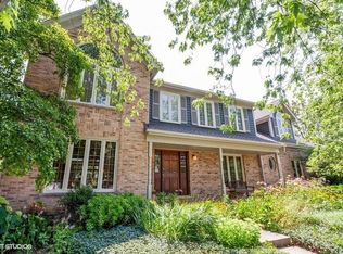 141 Hawkins Cir, Wheaton, IL 60189